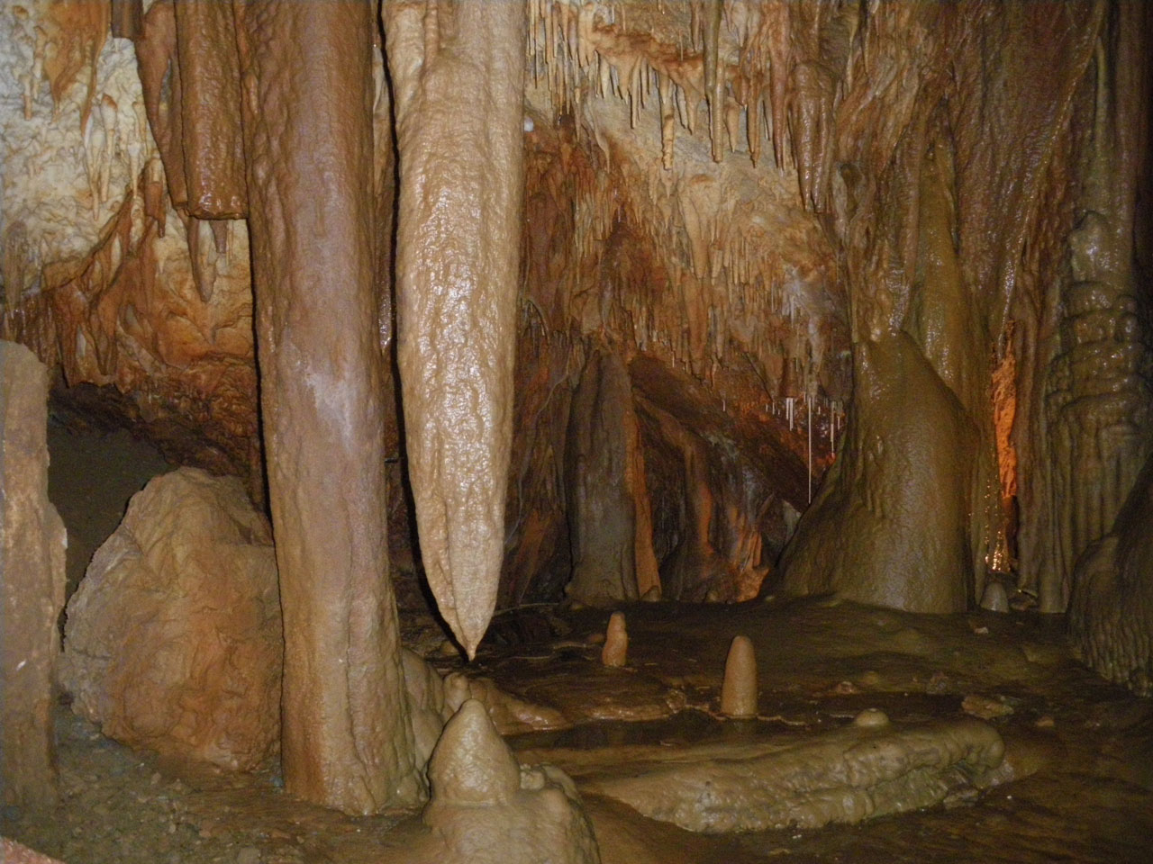 Foto de Cueva de Valdelajo en La Ercina, León